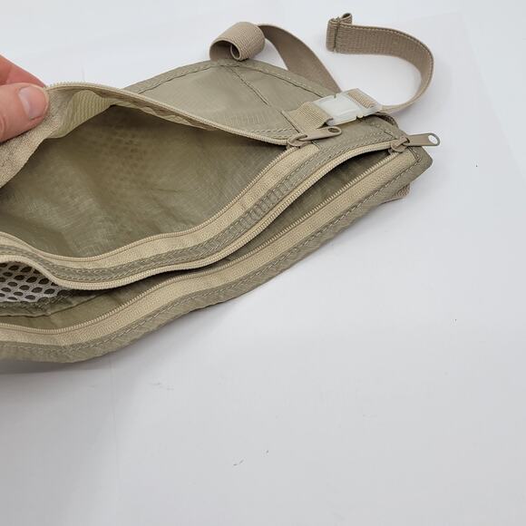 Eagle Creek Travel Gear Convertible Waist Fanny Travel  Pack Khaki - Picture 12 of 14